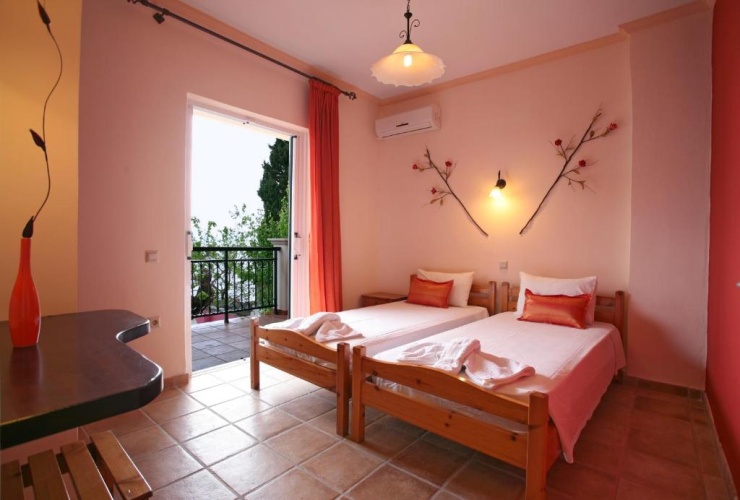 2 Bedrooms Apartment with sea view