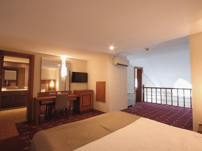 Standard Double room with partial sea view