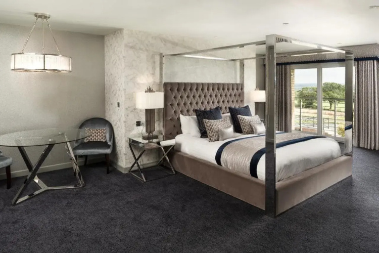 Radstone Hotel