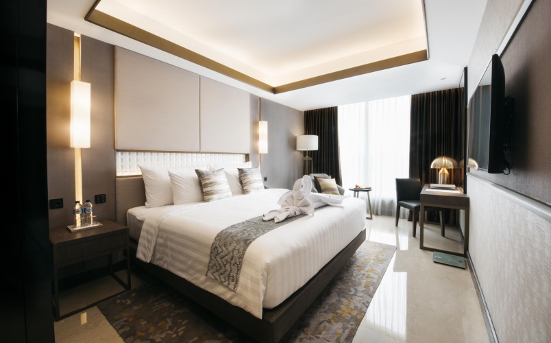 Suite with city view