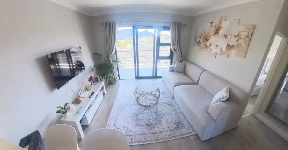Immaculate 2-bed Apartment in Cape Town
