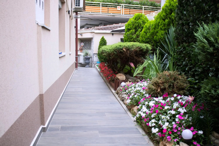VINI studio with private parking