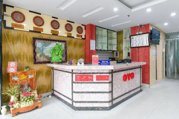 OYO 241 Hp Home Hotel
