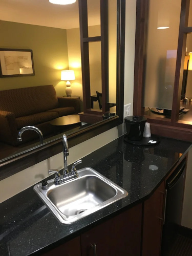 Americinn Hotel & Suites Fairfield