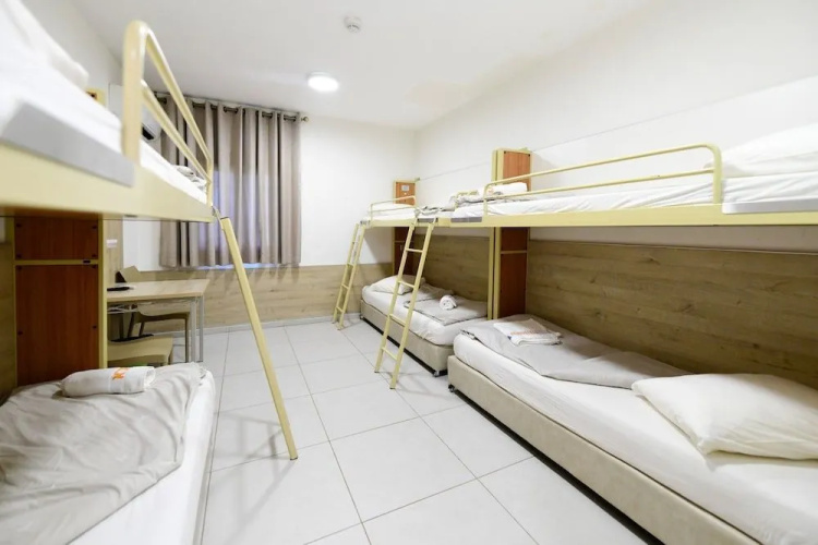 Hi Arad Hostel