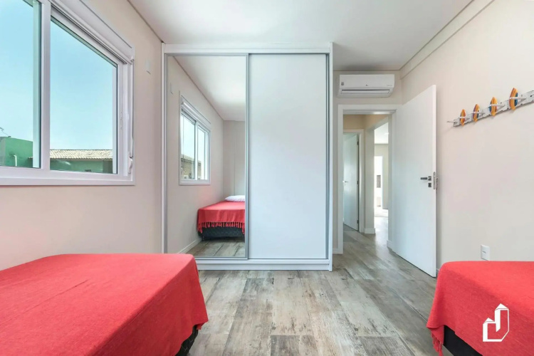 Apartamento com 02 dormitórios