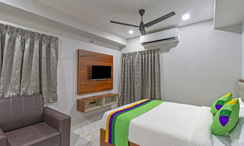 Treebo Abhi Suites, 400 M From Guntur Junction