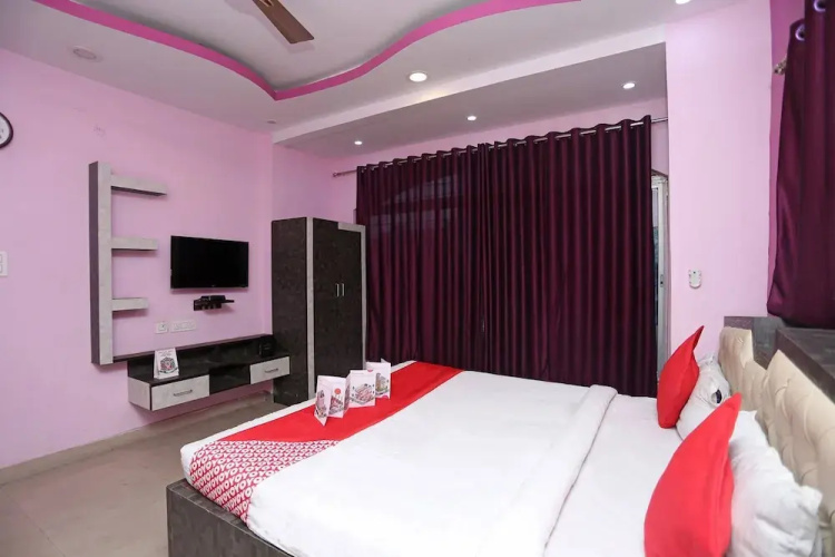 OYO 14487 Hotel Stay Inn