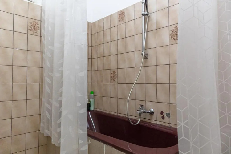Central 3BR Shared Apartment - Bookable in Lockdown