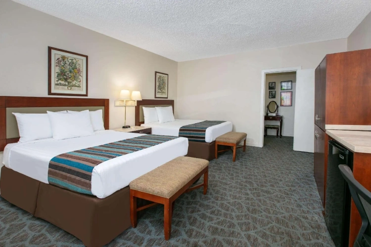 Deluxe Quadruple room