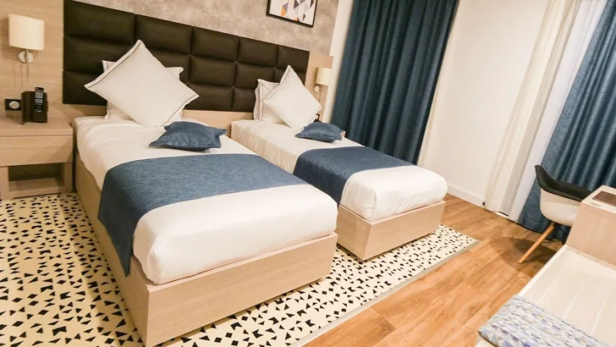 Standard Twin room with city view