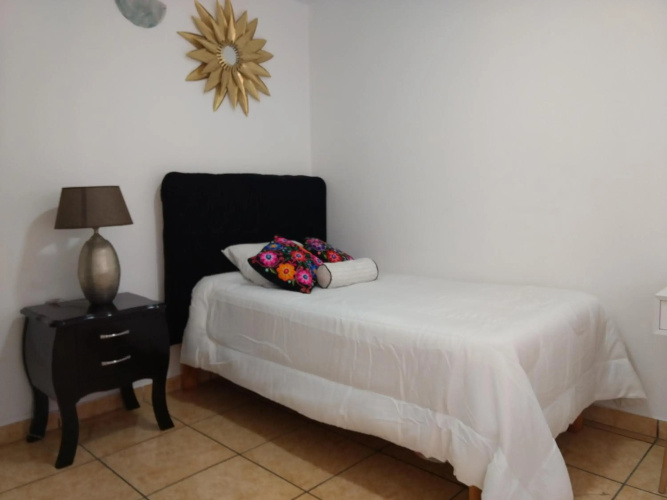 HABITACIÓN ALBORADA 1 con baño privado