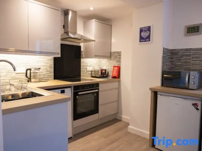 2 Bedrooms Apartment