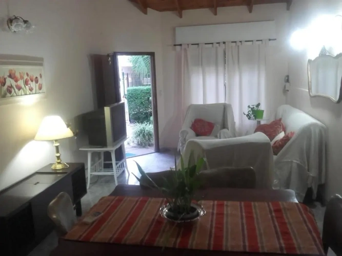 2 Bedrooms Cottage