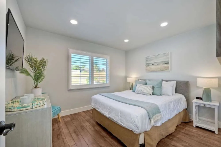 Immaculate 3 BDR in Oceanside Private Pool & Spa