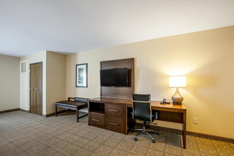 Deluxe Double Suite