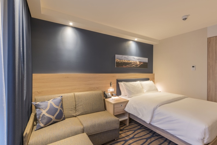 Hampton by Hilton Frankfurt Airport photo 7