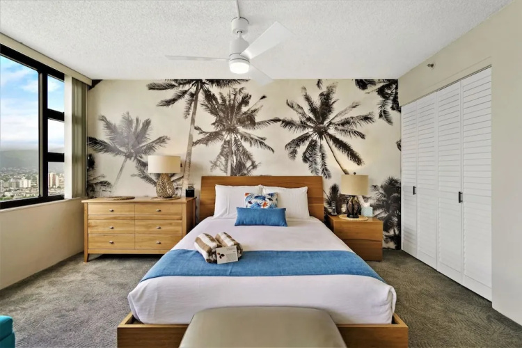 Waikiki Banyan by Darmic