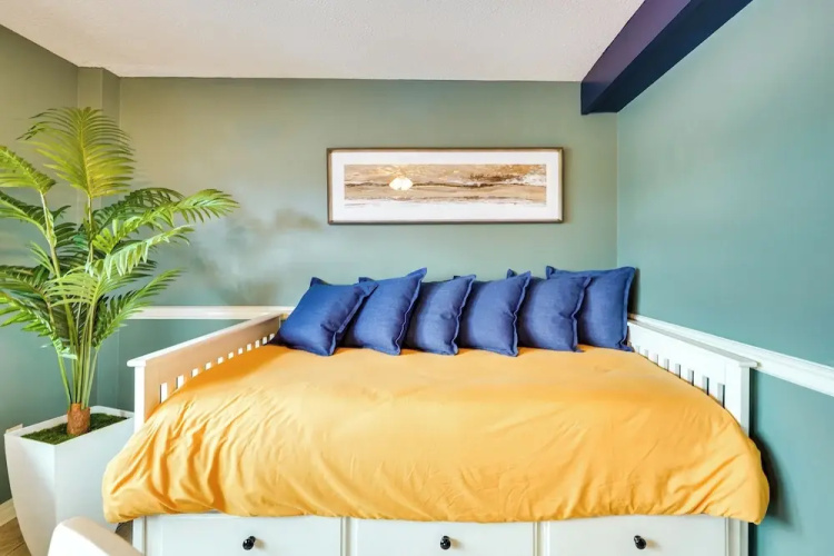 Charming Panama City Studio w/ Community Pool!