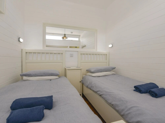 2 Brook Cottages