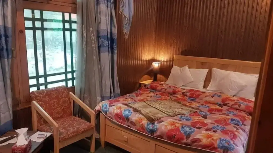 Saif Ul Malik Hotel & Restaurant