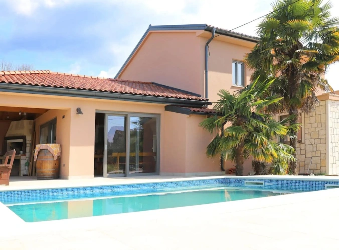 3 Bedrooms Cottage