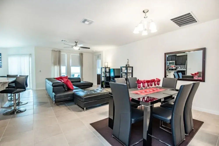 Fantastic 4 Bed 3 Bath Villa