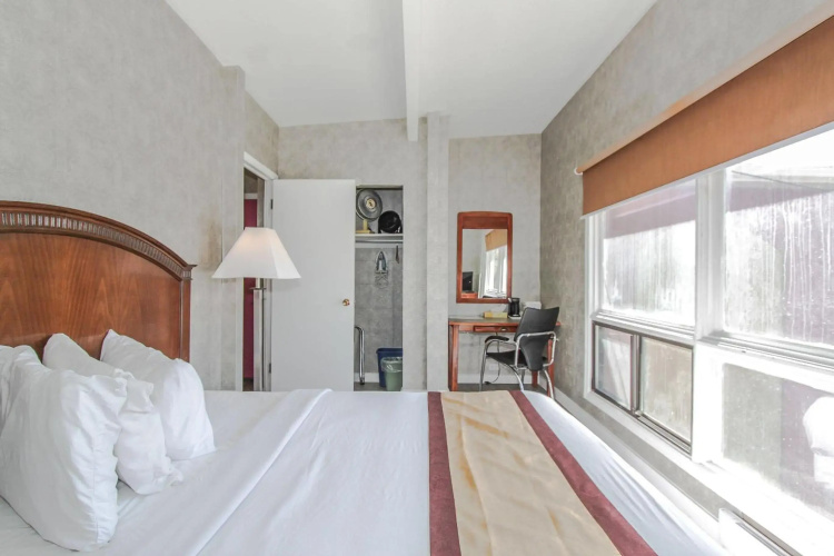 Canadas Best Value Inn Calgary Chinook Station
