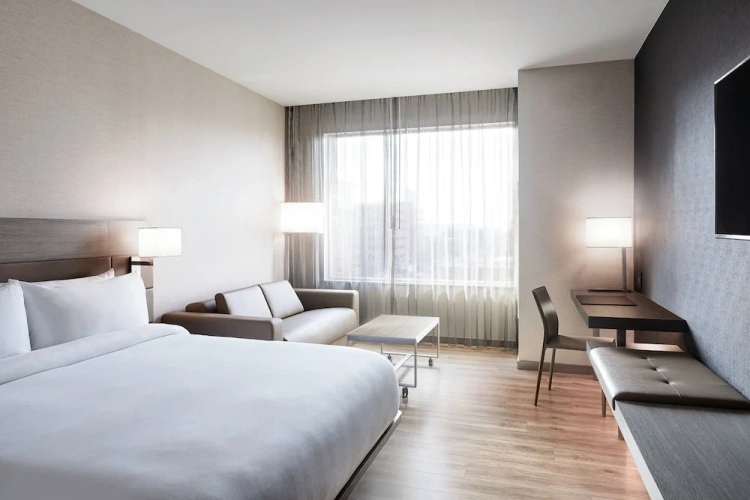 Standard Double room with city view