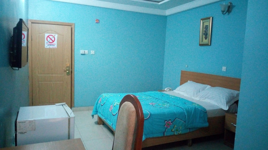 Mataan Hotel And Suites