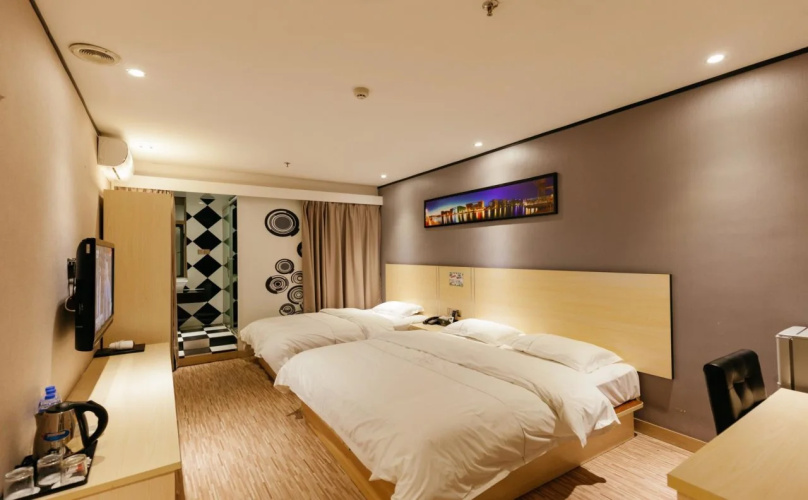 24 Tomorrow Hotel