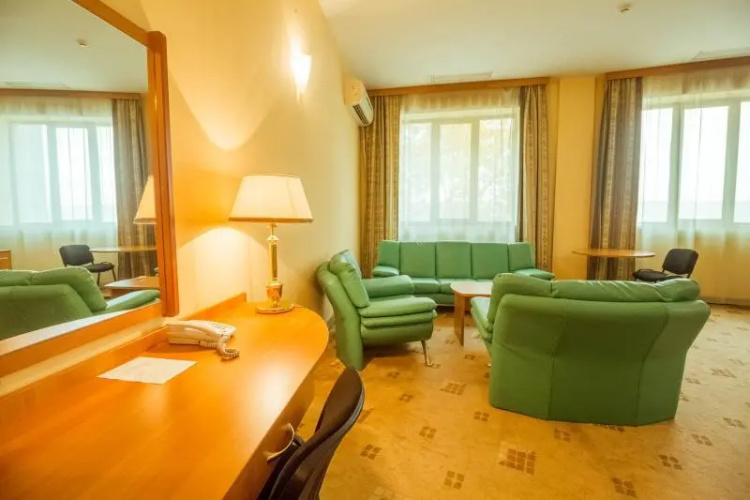 EXPO Hotel