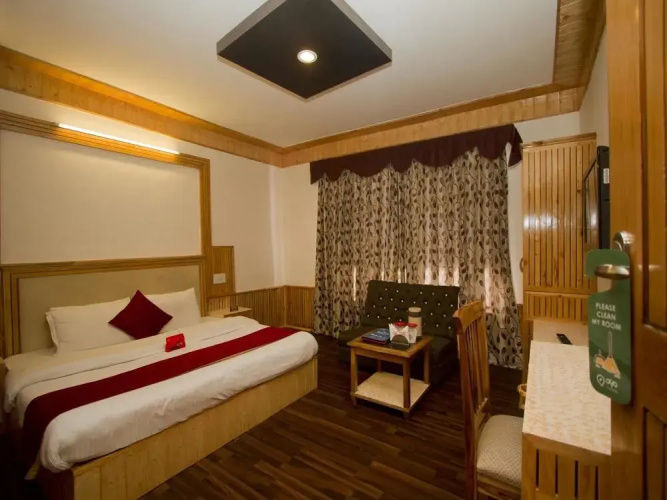 OYO Rooms Model Town
