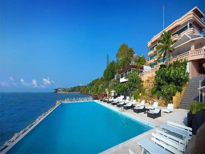 Golden Cliff House