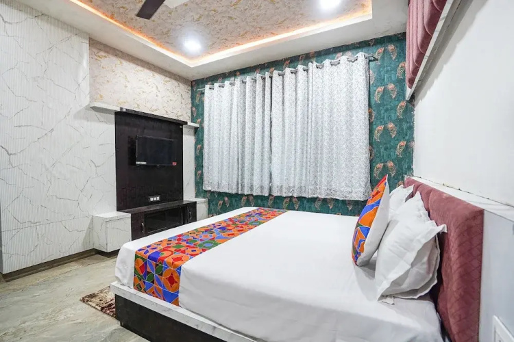 Fabhotel Shree Priya Pritam Dham