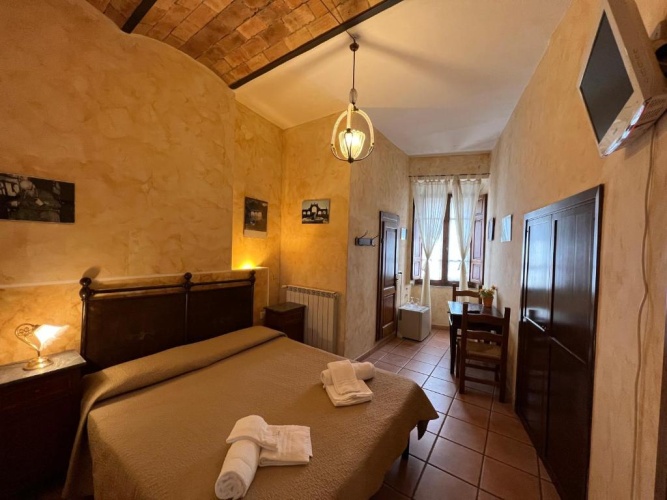 Standard Triple room with view