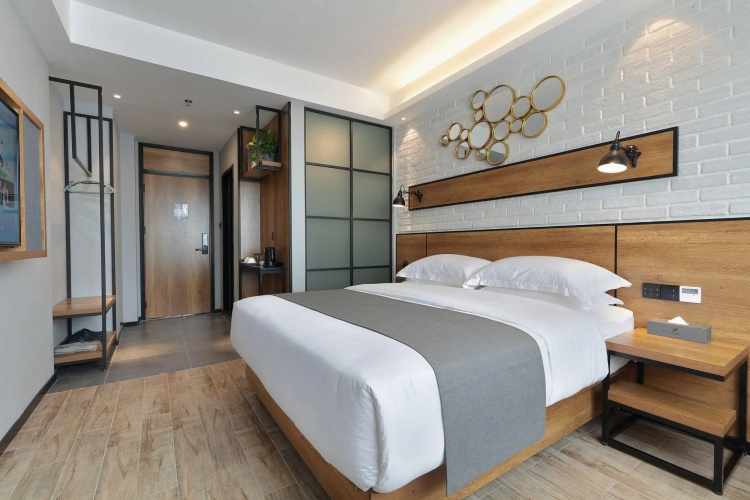 Light Isle Hotel