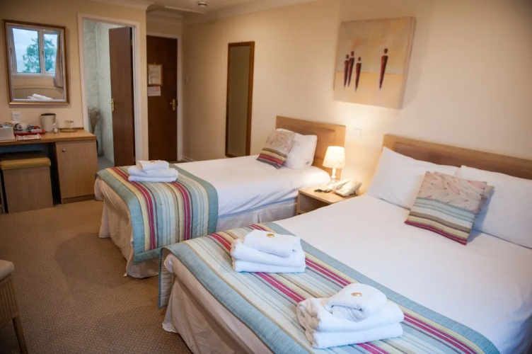 Llanwenarth Hotel & Riverside Restaurant