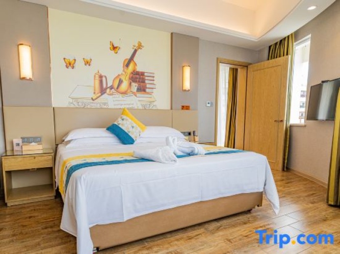Deluxe Family Suite