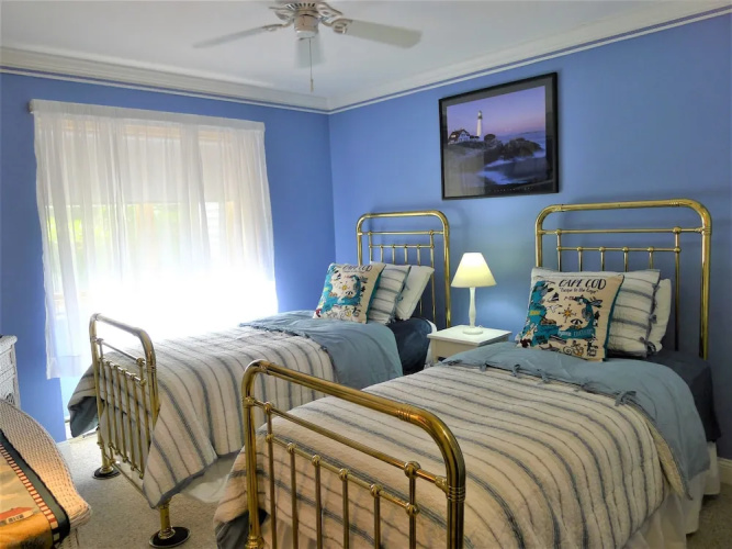 112 Chilton - 2 Bedroom Condo