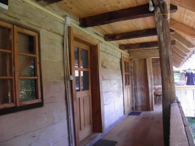 Rustic home Mia