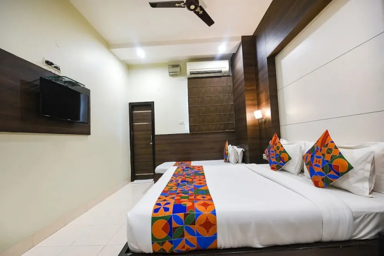 OYO Rooms Railway Station Exit Gate