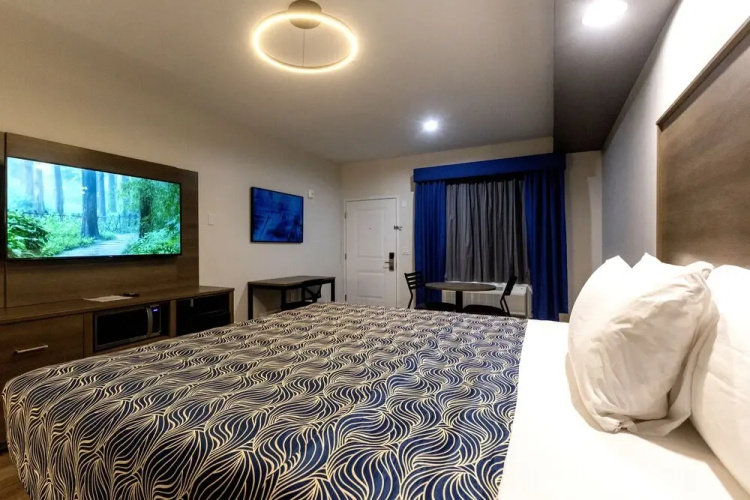Palace Inn Blue Edgebrook