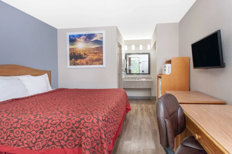 Days Inn Clinton-presbyterian College