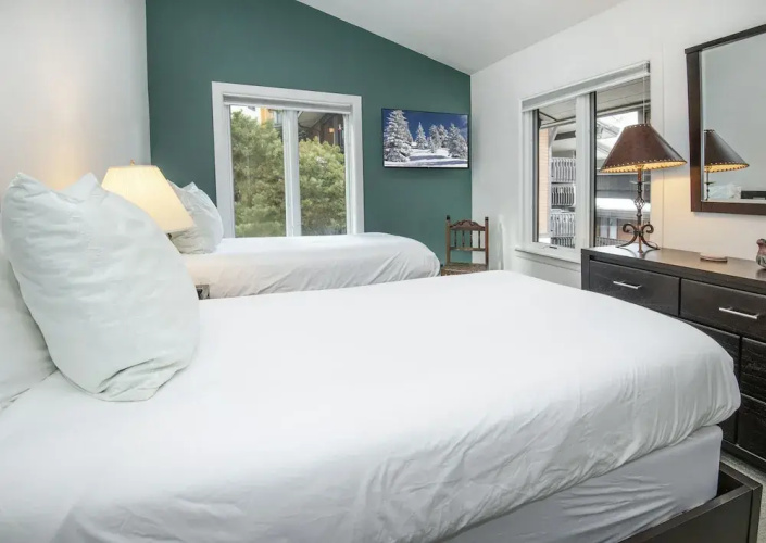 All Seasons G4 2 Bedroom Condo by RedAwning