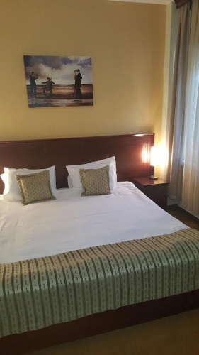 Hotel Contact