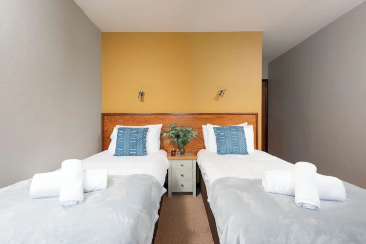 Standard Double Basement room