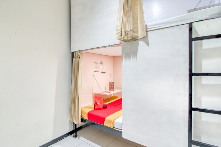RedDoorz Hostel near Terminal Condongcatur Jogja