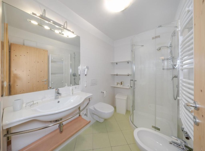 3 Bedrooms Apartment