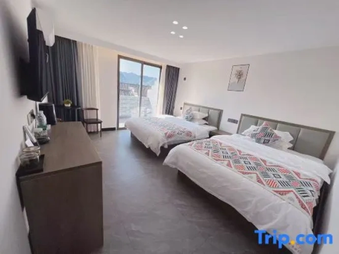 Standard Twin room with balcony